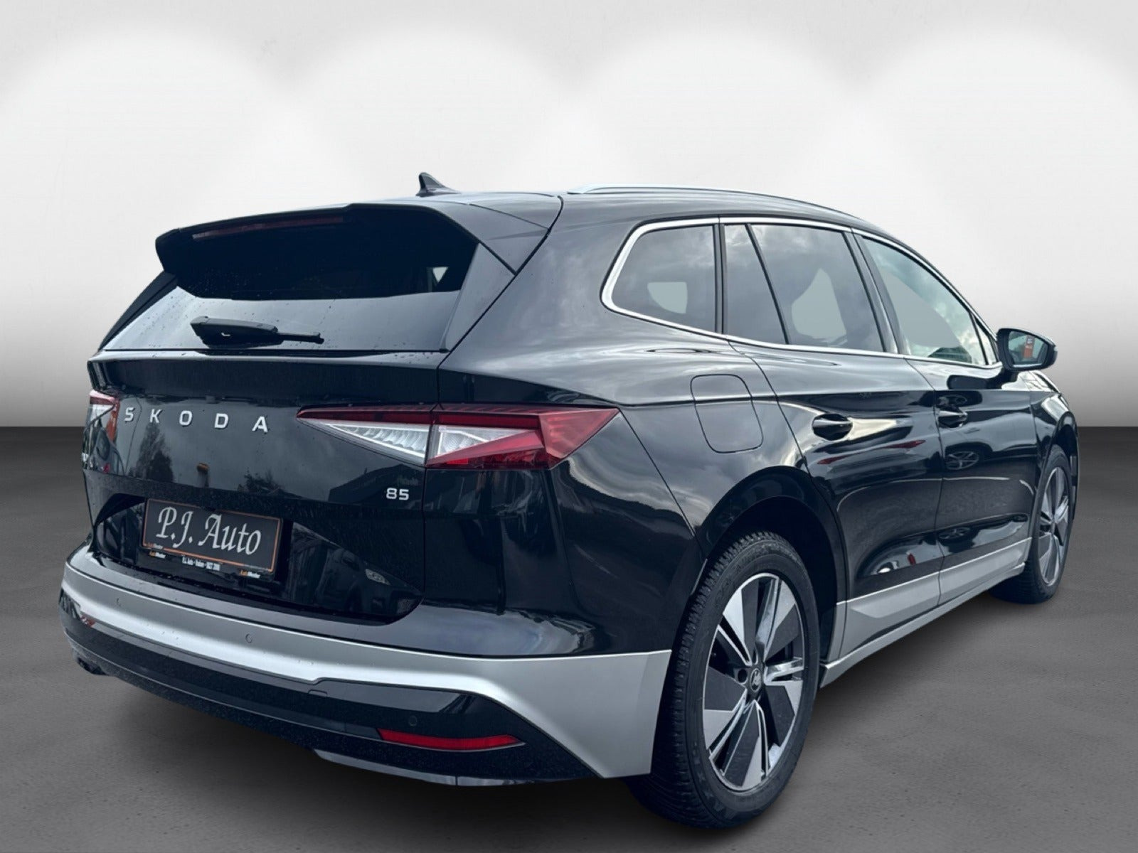 Sort Skoda Enyaq fra 2026