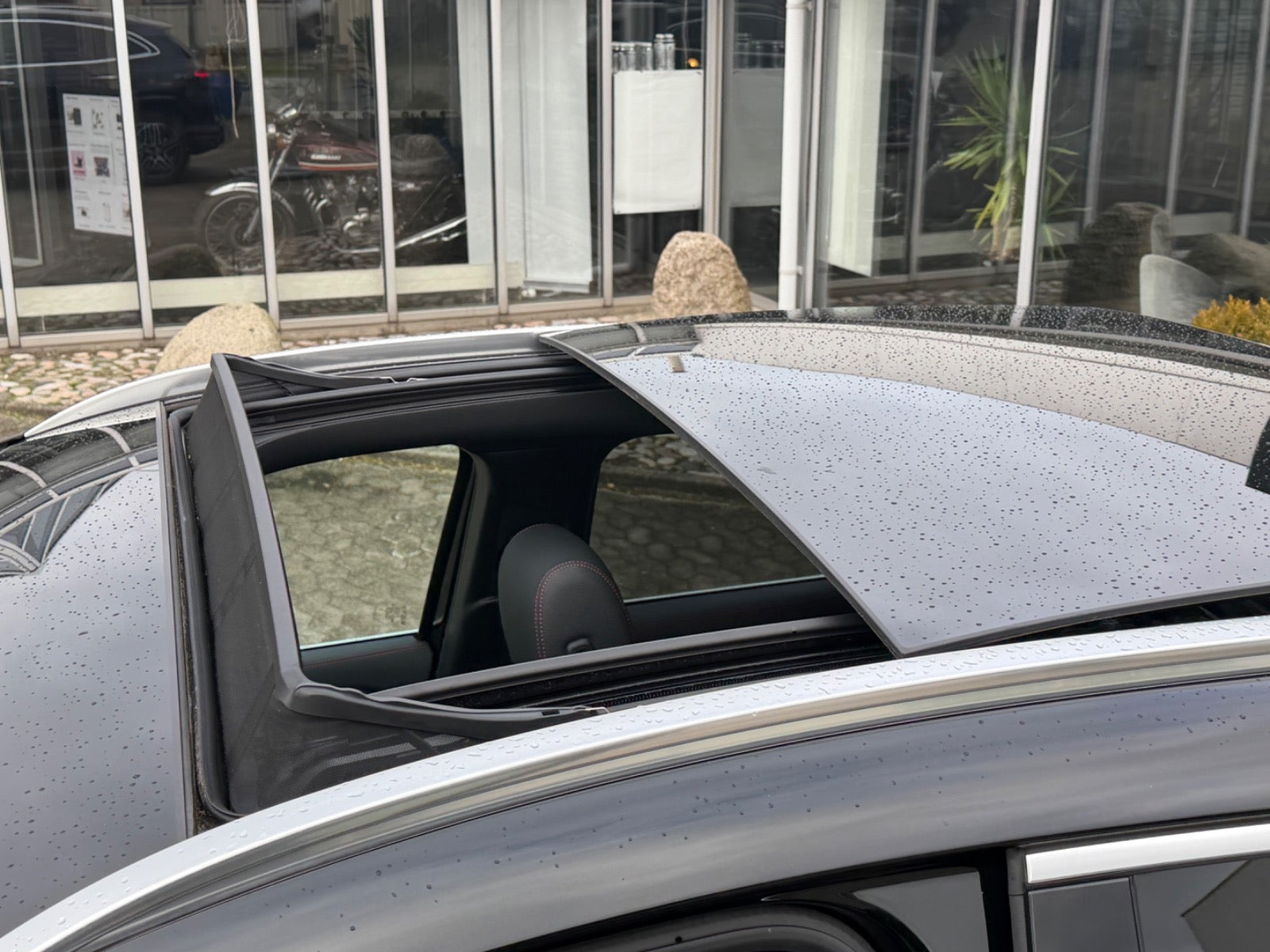 Sort Mercedes EQA250+ fra 2024