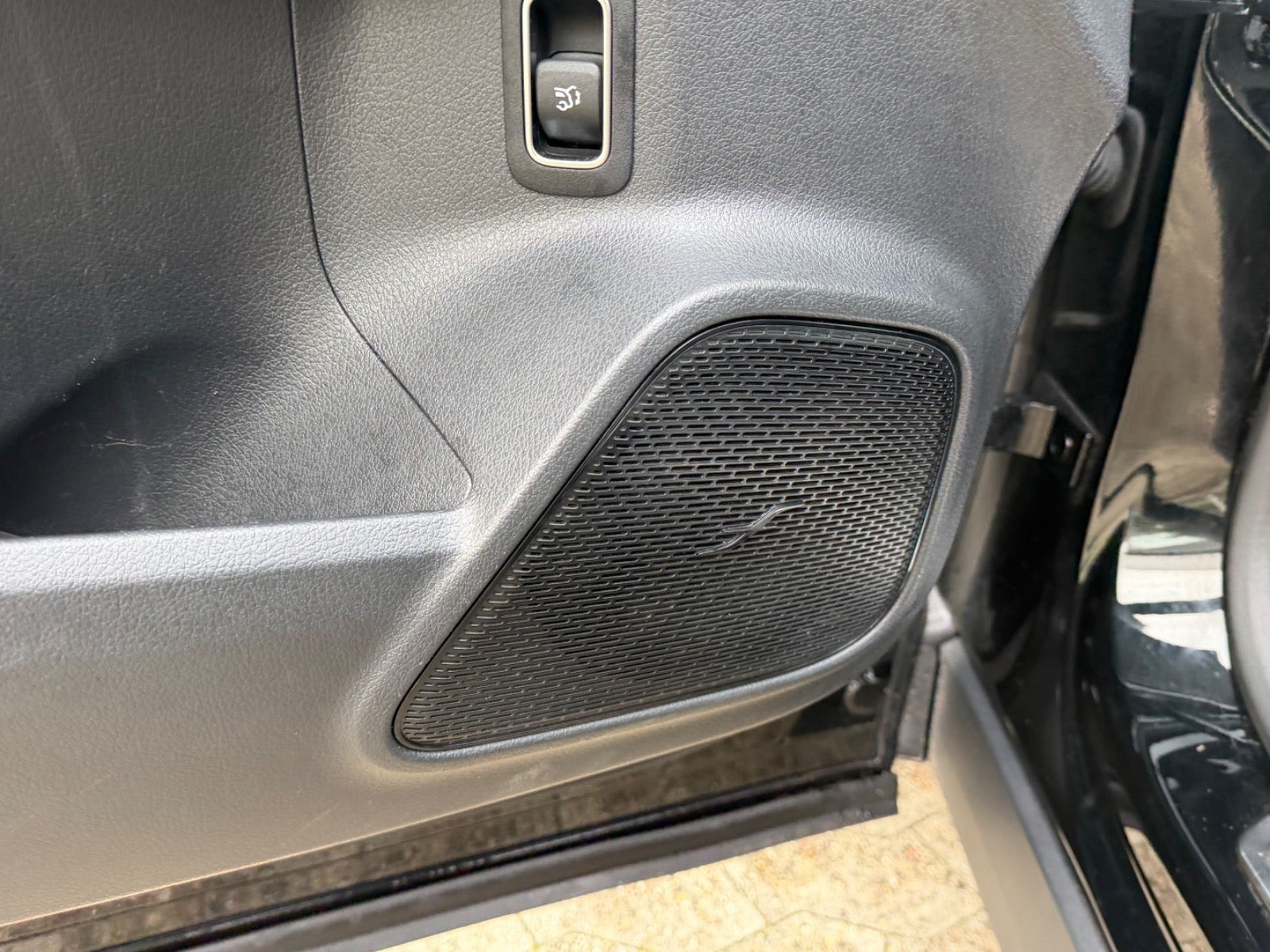 Sort Mercedes EQA250+ fra 2024