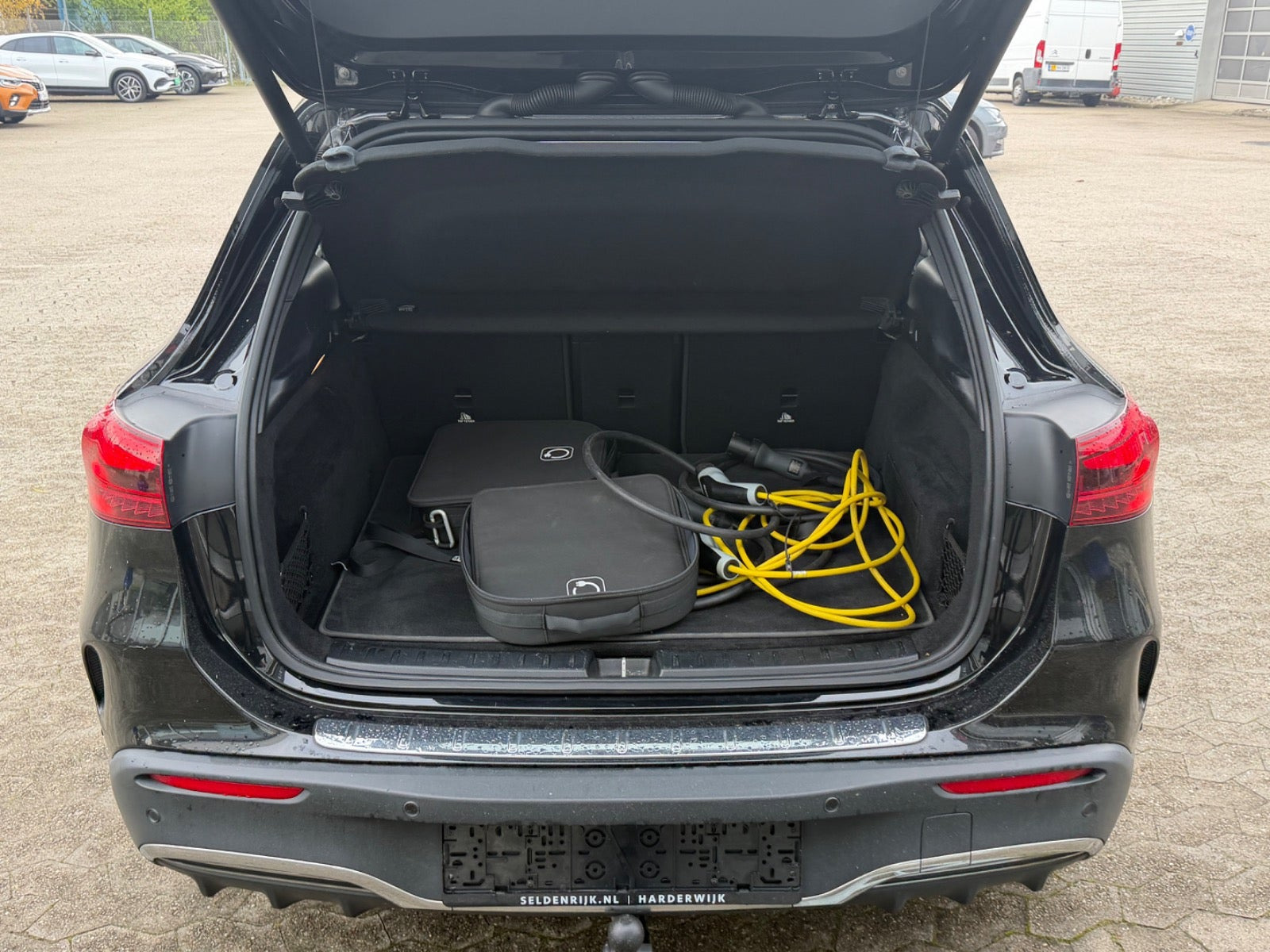 Sort Mercedes EQA250+ fra 2024