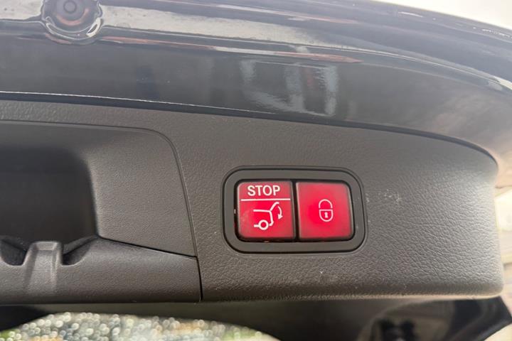 Sort Mercedes EQA250+ fra 2024