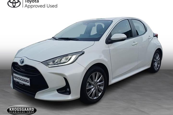 Hvid Toyota Yaris fra 2023