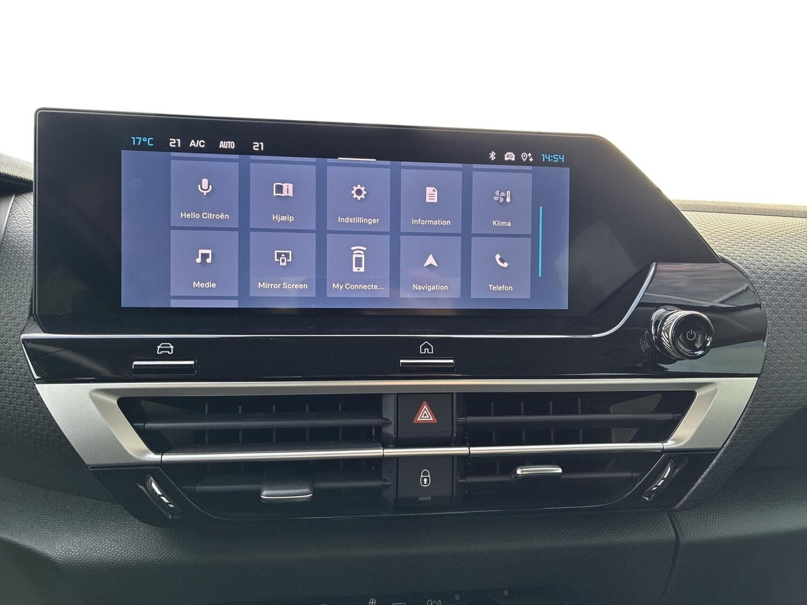 Grå Citroën ë-C4 X fra 2024