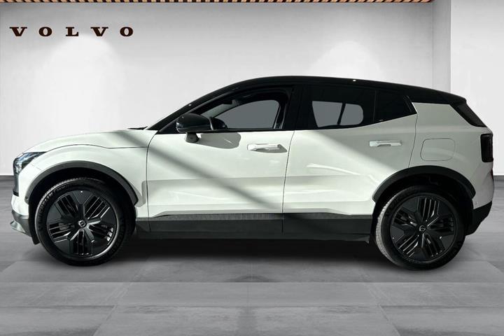 Hvid Volvo EX30 Cross Country fra 2025