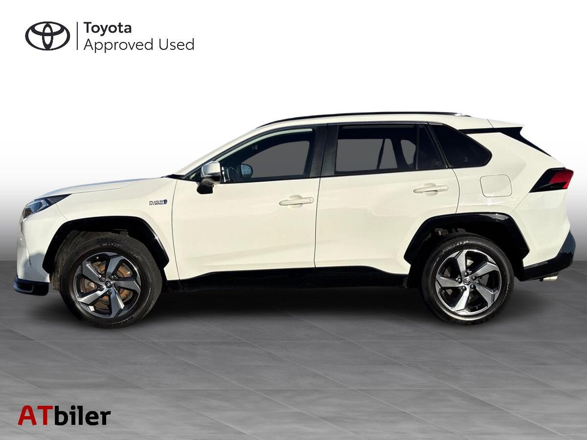 Hvid Toyota RAV4 Plug-in fra 2021