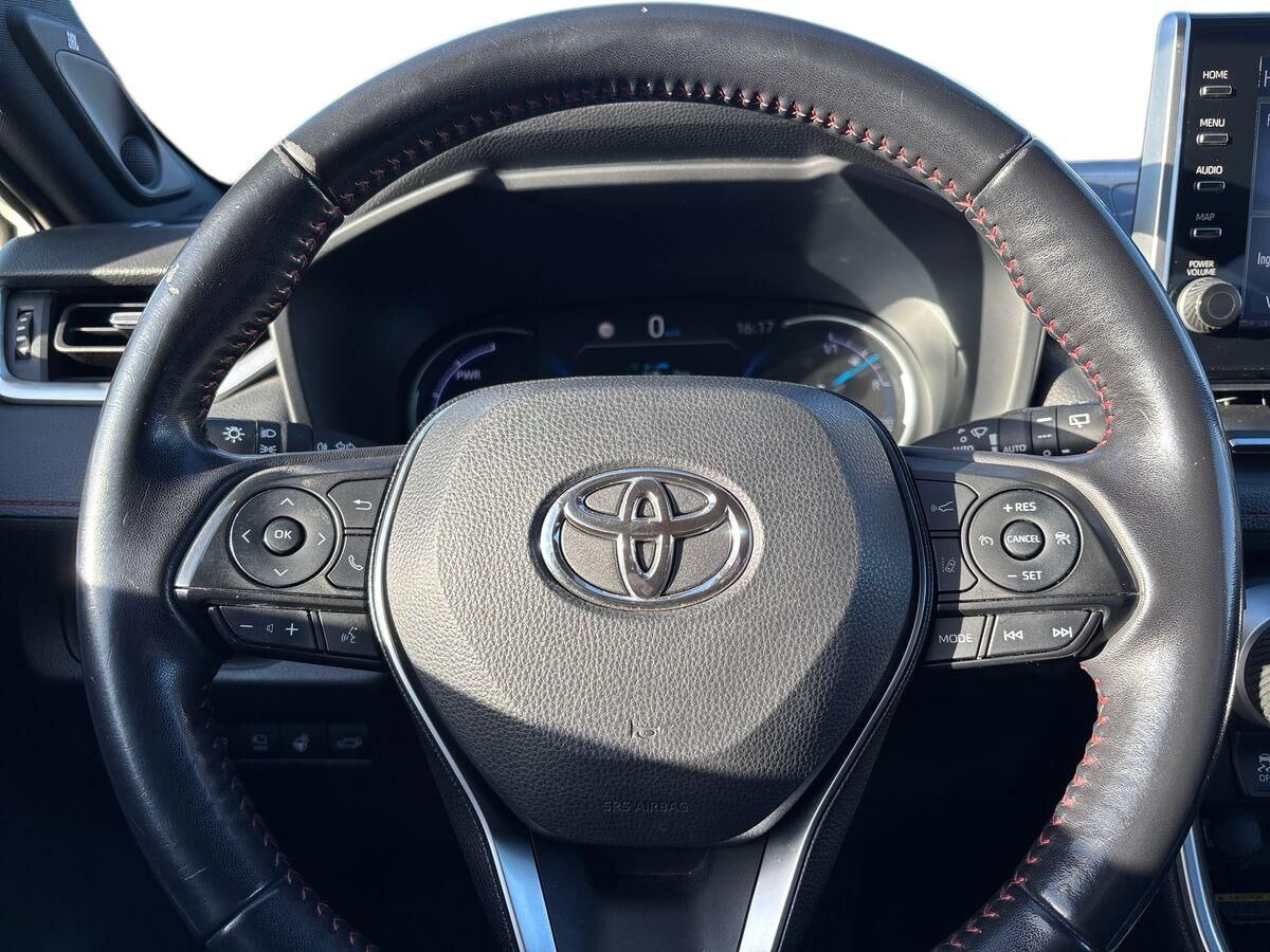 Hvid Toyota RAV4 Plug-in fra 2021