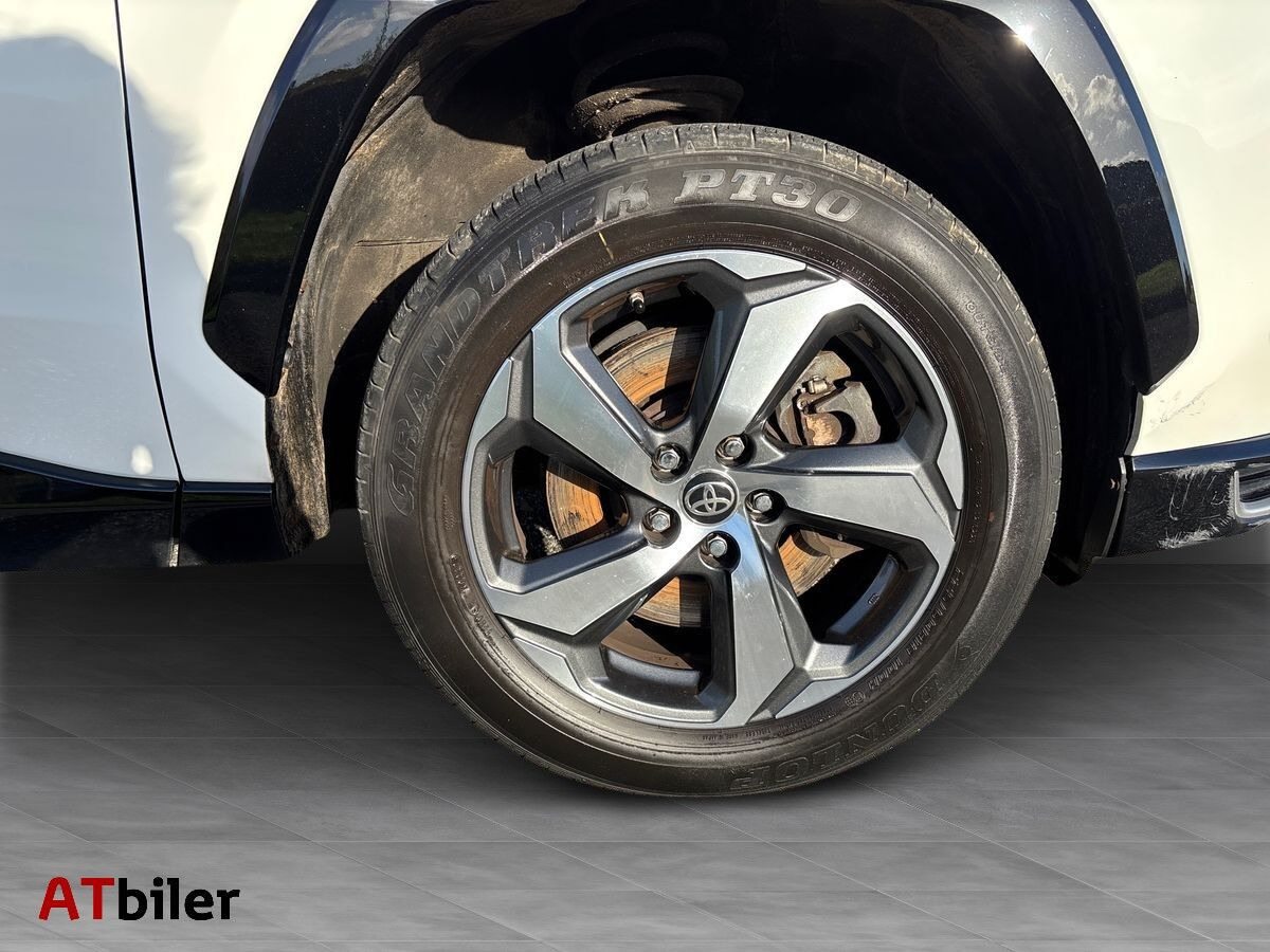 Hvid Toyota RAV4 Plug-in fra 2021