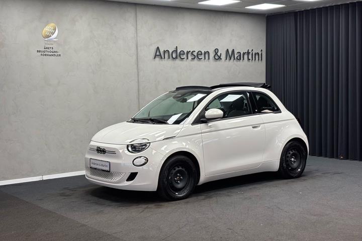 Hvid Fiat 500e fra 2023