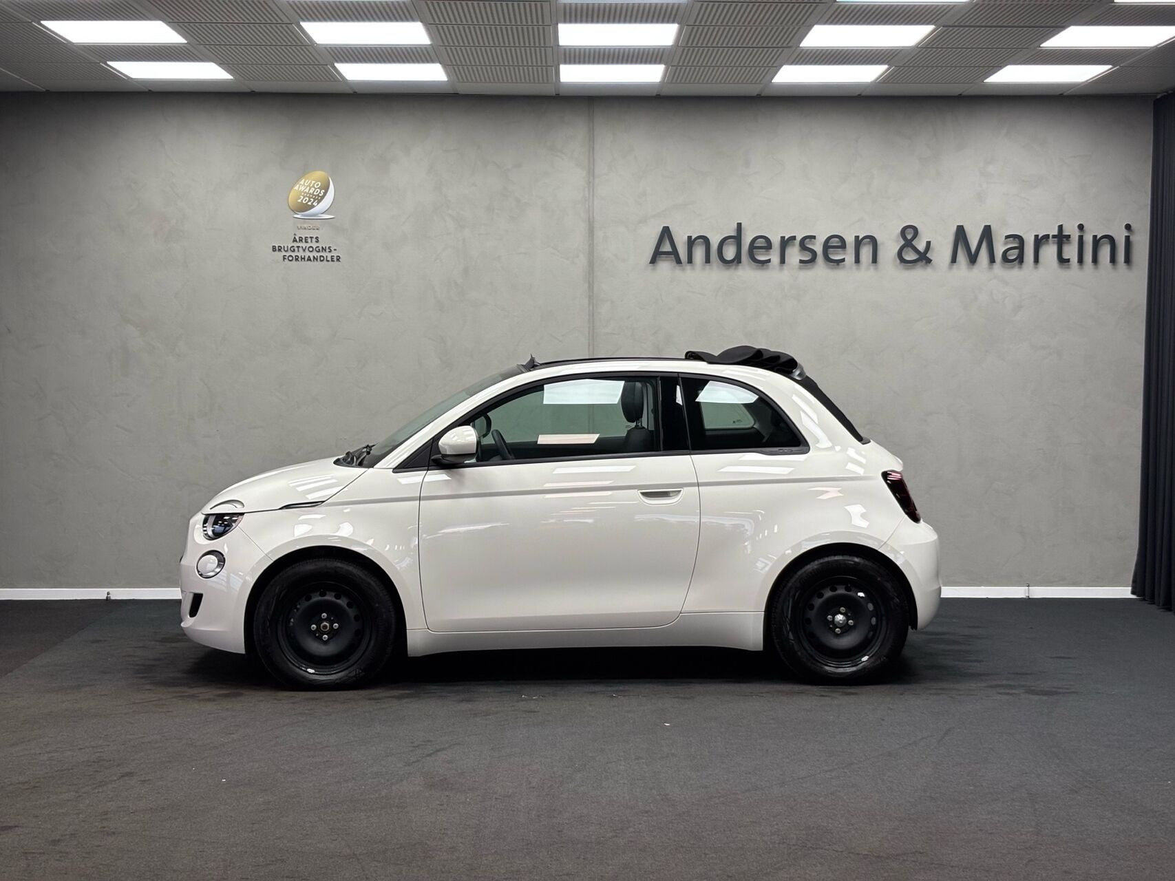 Hvid Fiat 500e fra 2023