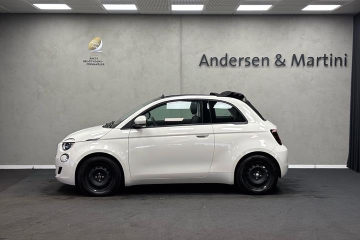 Hvid Fiat 500e fra 2023