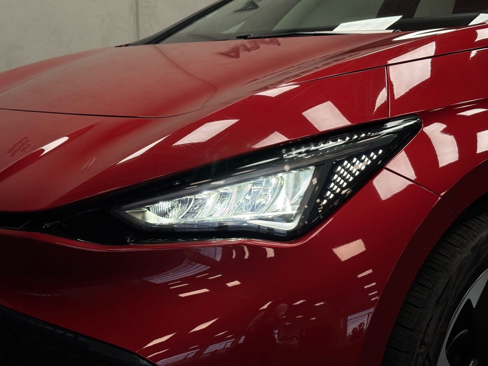 Rød Cupra Born fra 2023