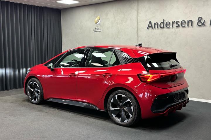 Rød Cupra Born fra 2023