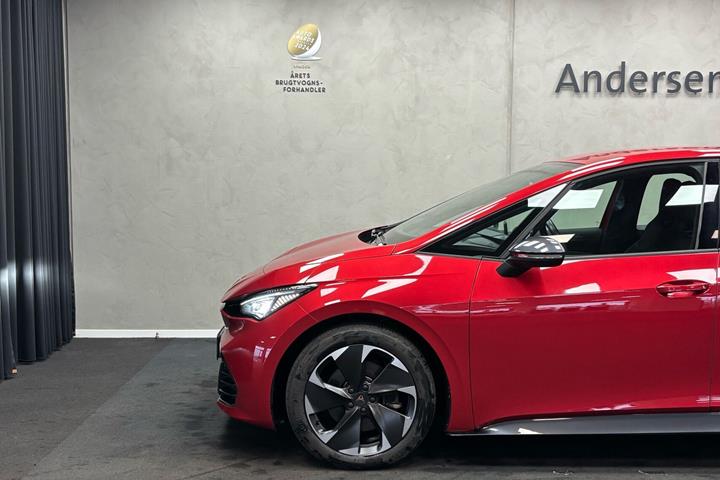 Rød Cupra Born fra 2023