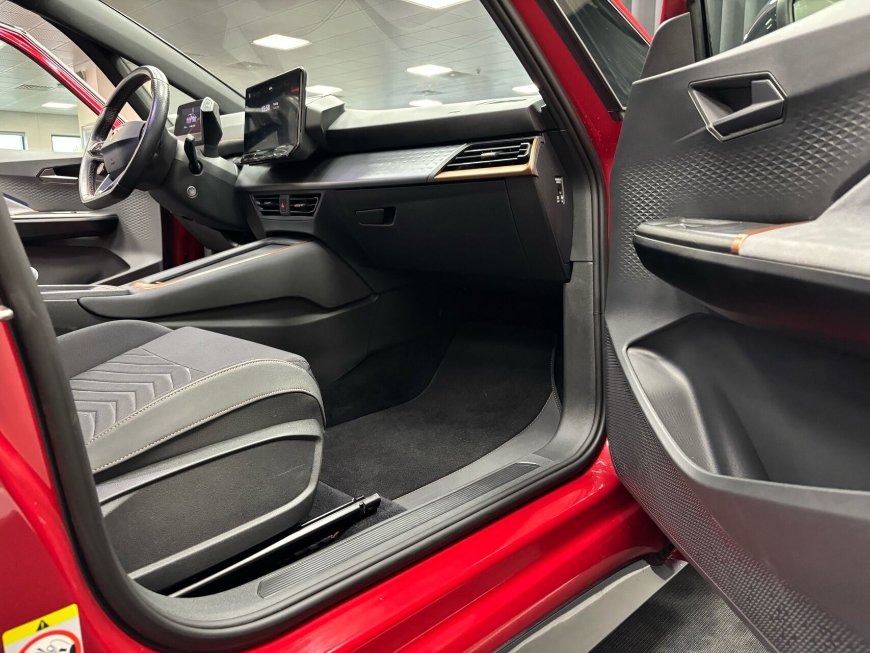 Rød Cupra Born fra 2023