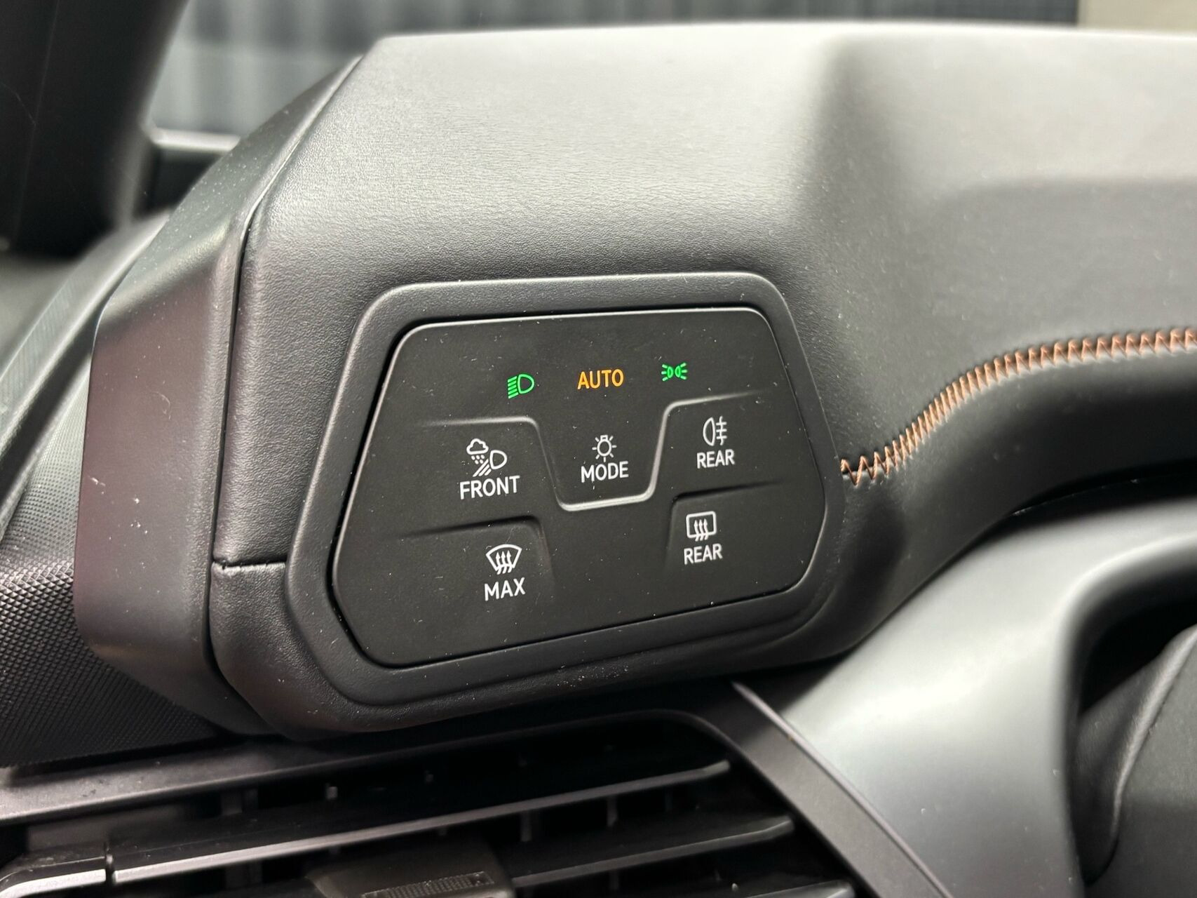 Rød Cupra Born fra 2023