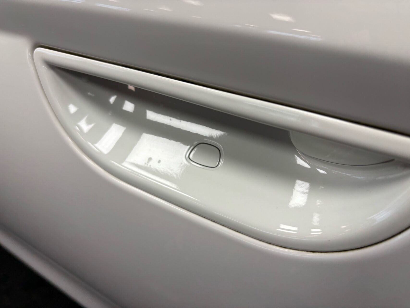 Hvid Fiat 500e fra 2024