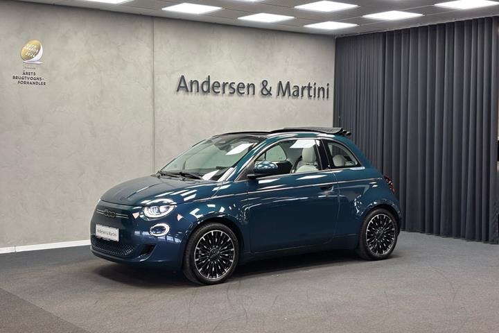 Blå Fiat 500e fra 2024