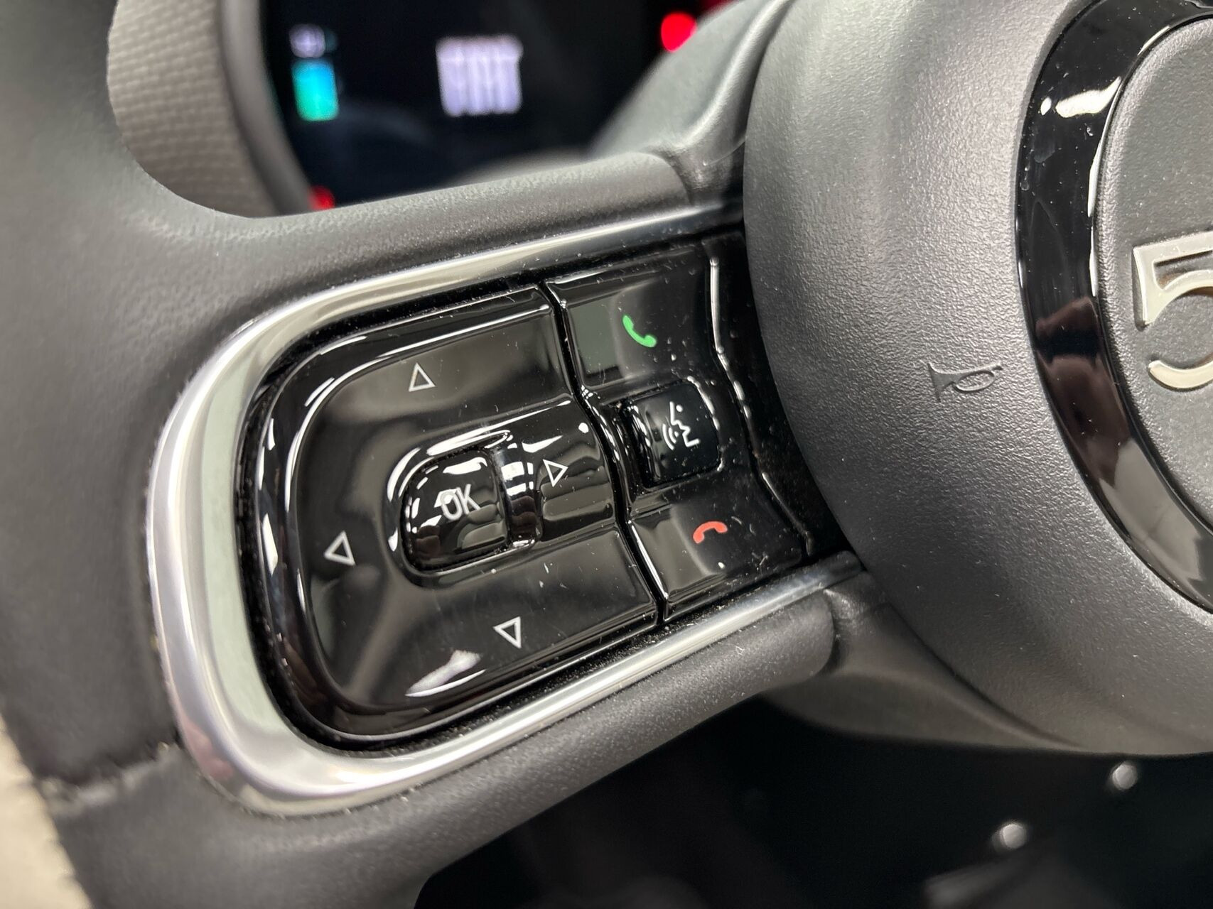 Blå Fiat 500e fra 2024