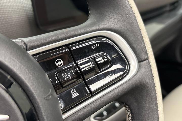 Blå Fiat 500e fra 2024