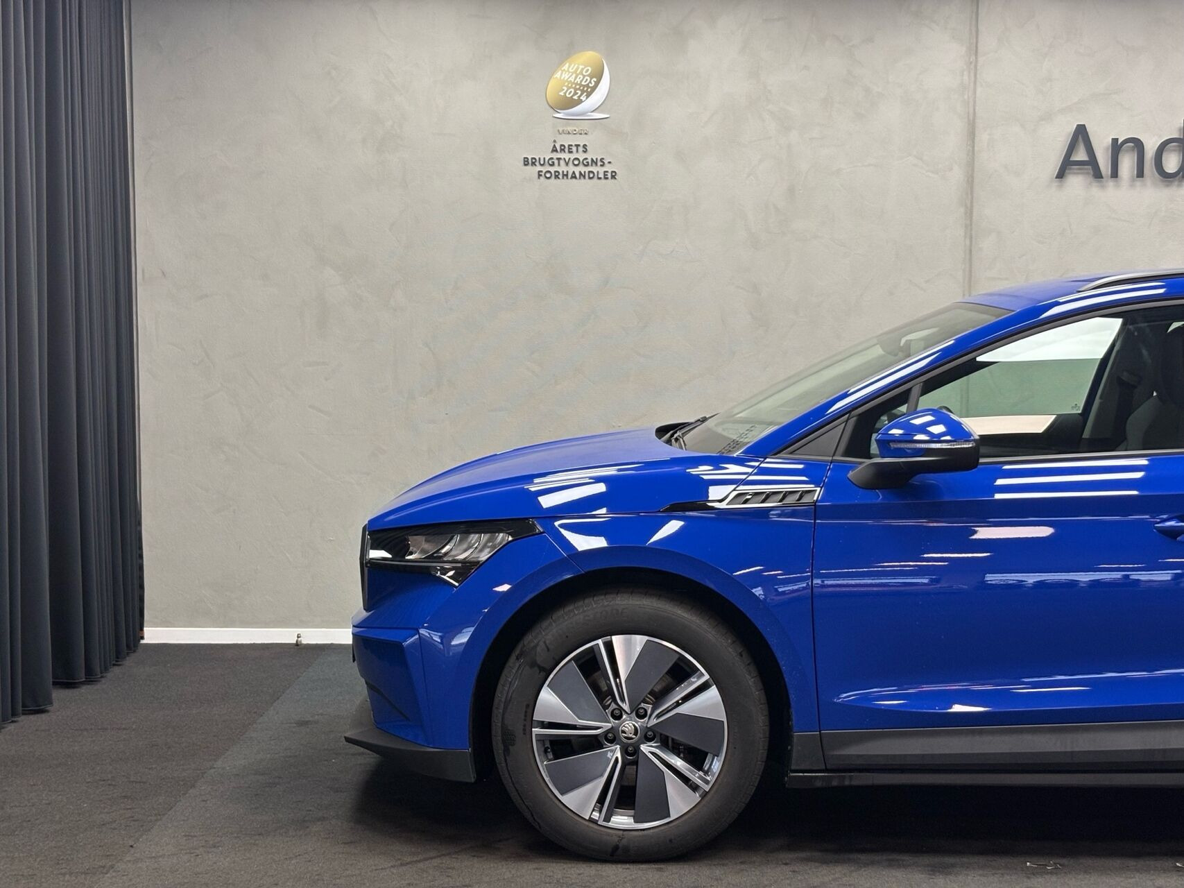 Blå Skoda Enyaq fra 2024
