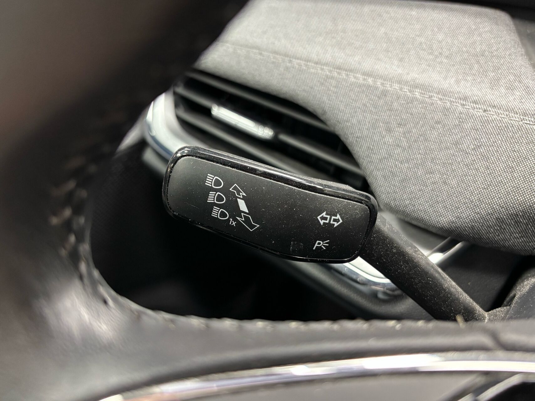 Blå Skoda Enyaq fra 2024