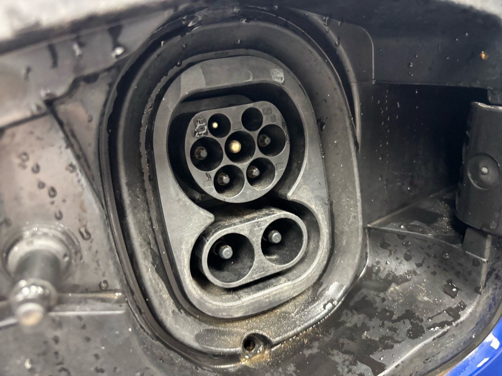 Blå Skoda Enyaq fra 2024