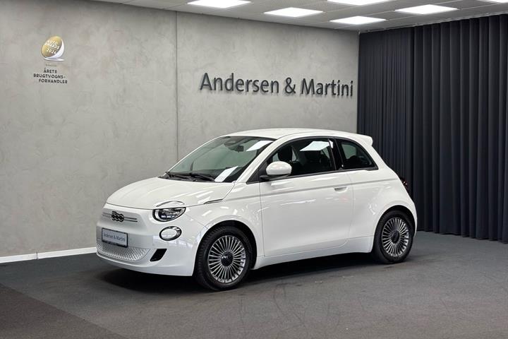 Hvid Fiat 500e fra 2023