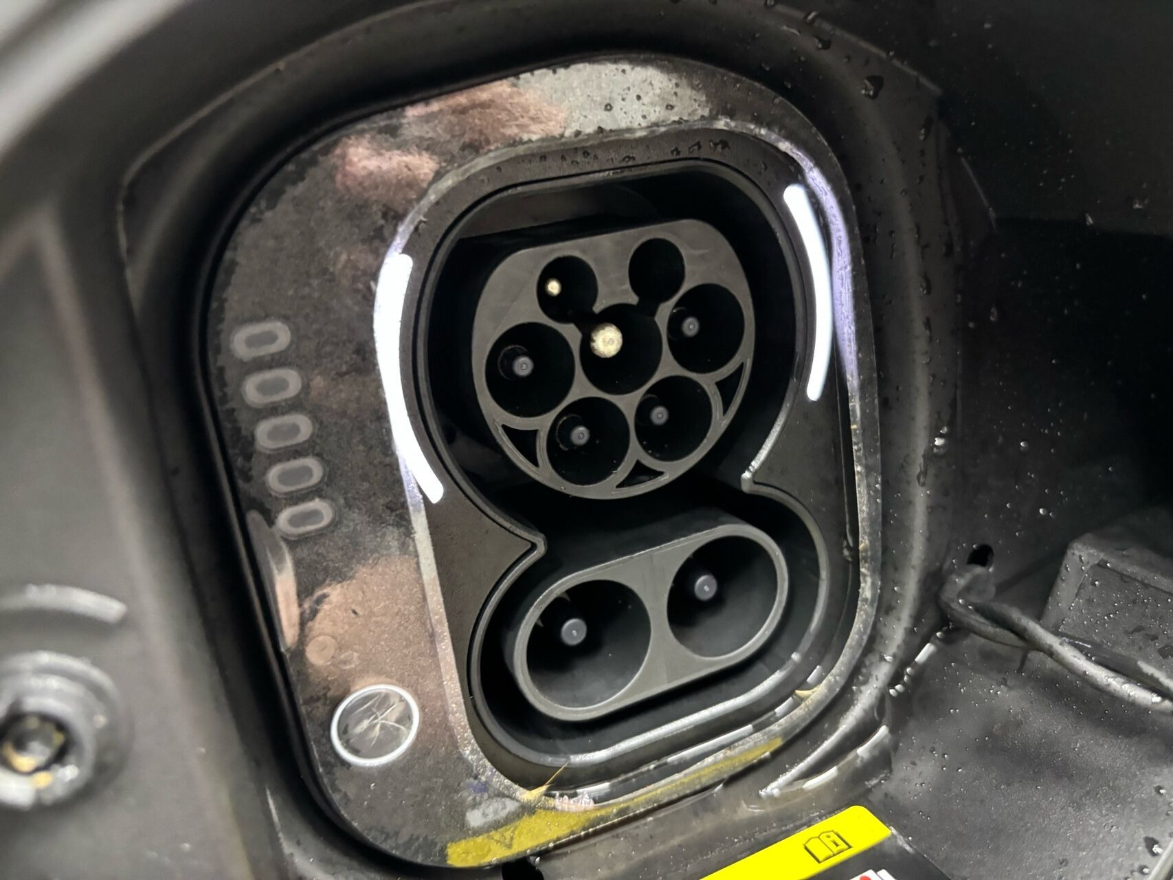 Hvid Fiat 500e fra 2023
