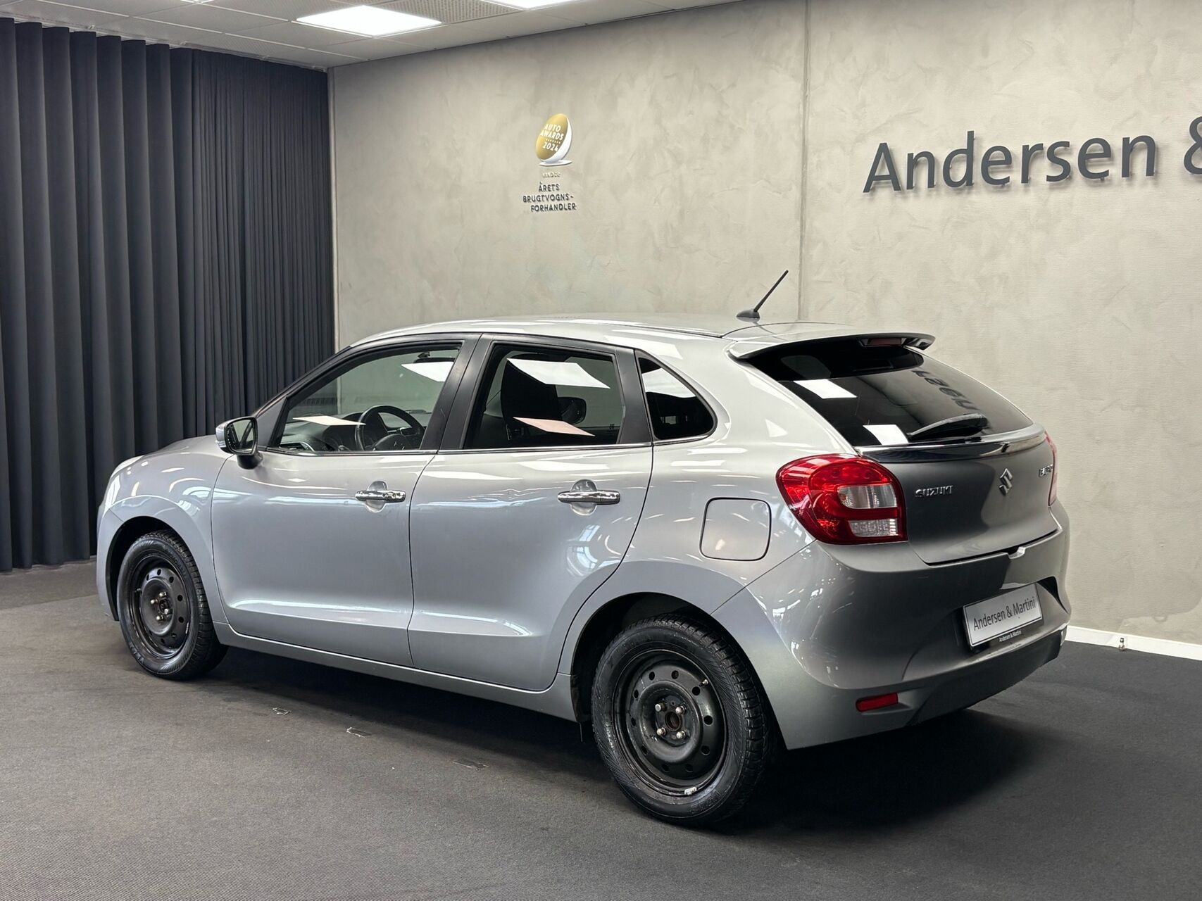 Sølv Suzuki Baleno fra 2017