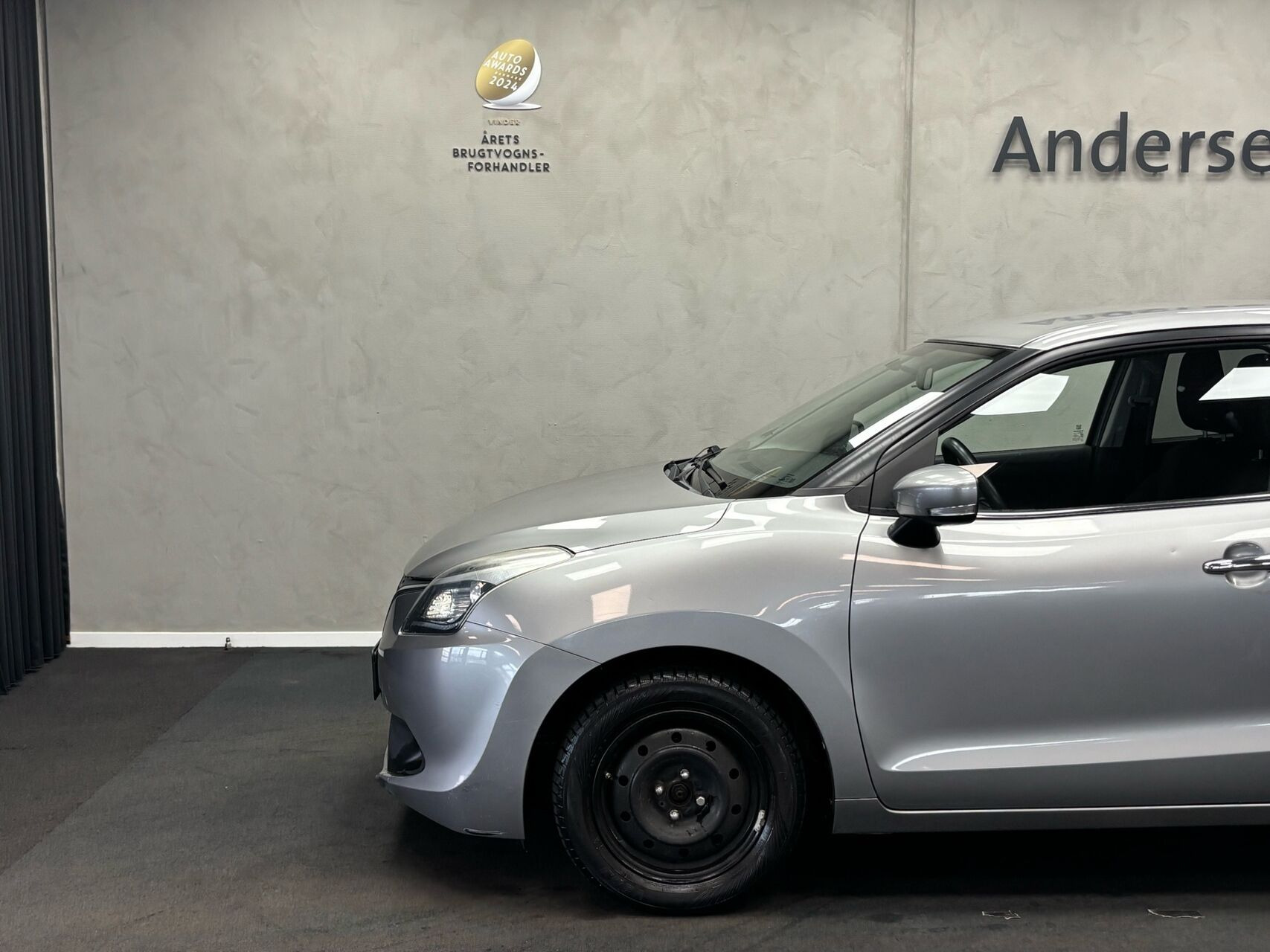 Sølv Suzuki Baleno fra 2017