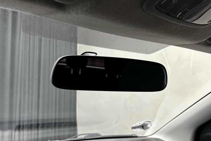 Sølv Suzuki Baleno fra 2017