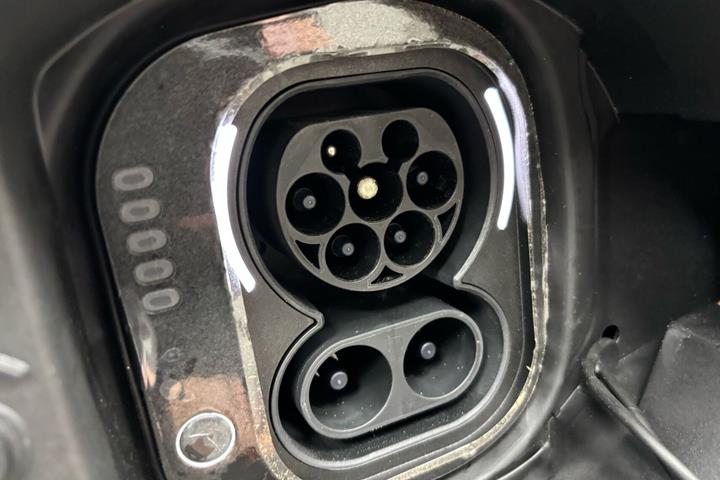 Hvid Fiat 500e fra 2023