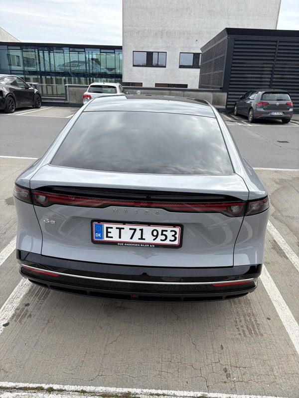 undefined Mazda 6e fra 2025