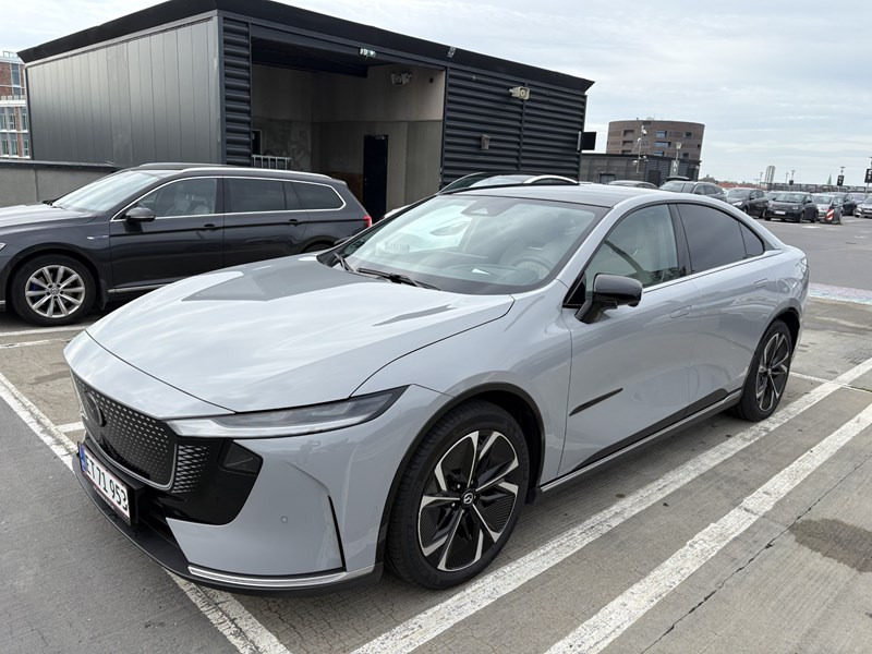 undefined Mazda 6e fra 2025