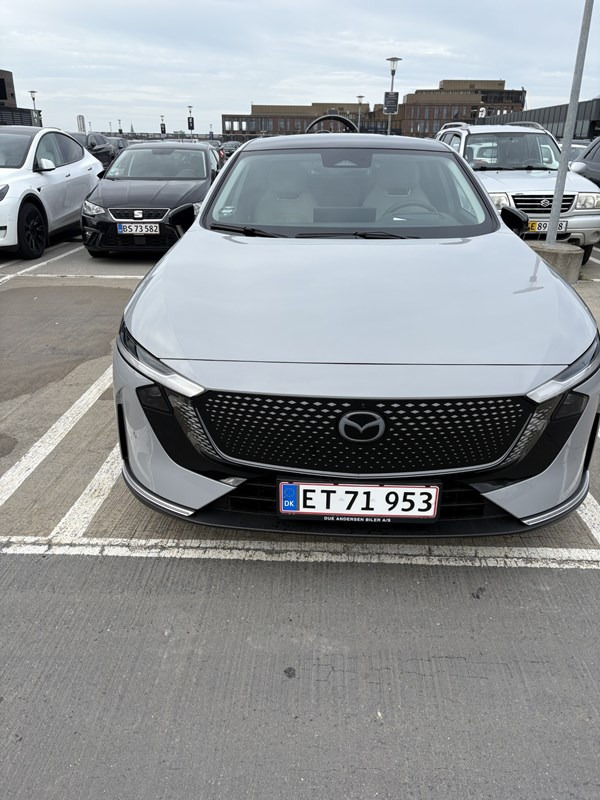 undefined Mazda 6e fra 2025