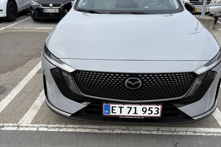 undefined Mazda 6e fra 2025