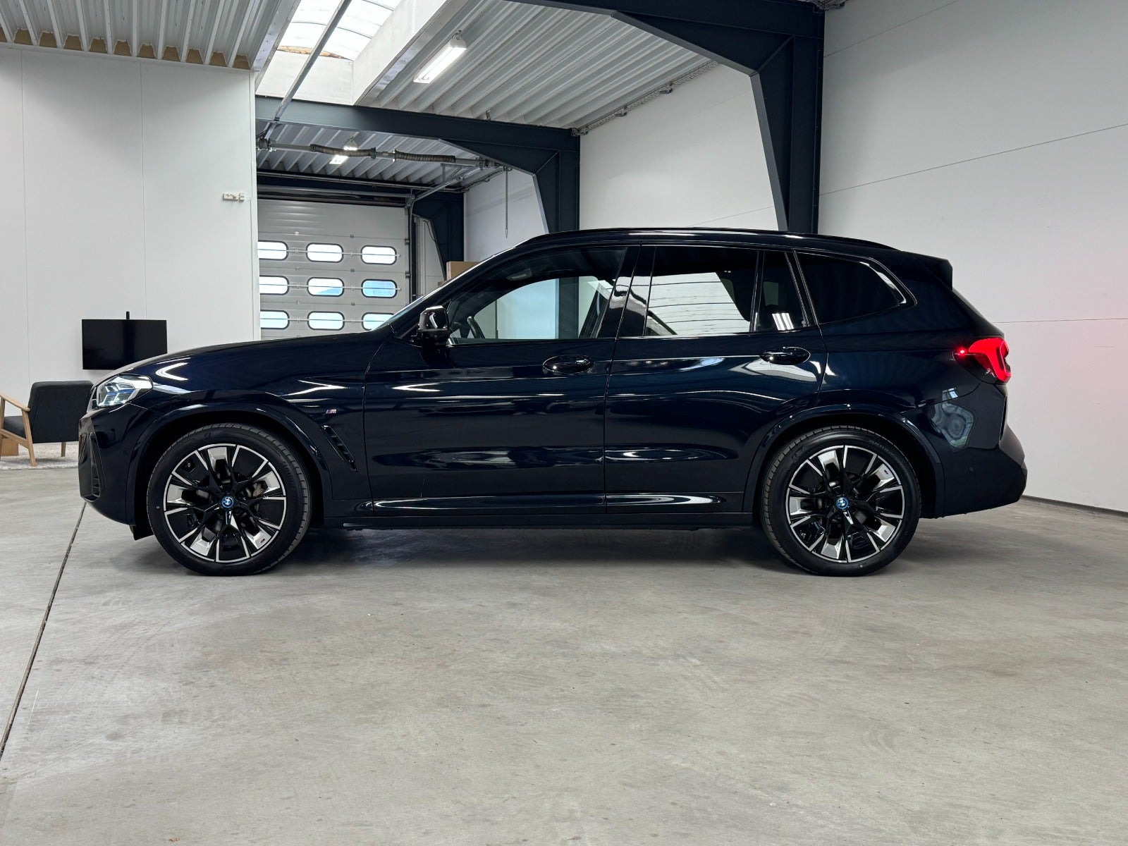 Sort BMW iX3 fra 2023