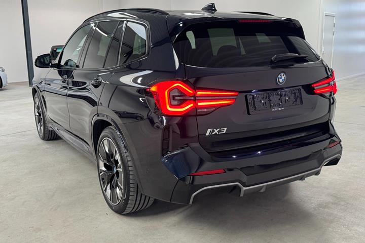 Sort BMW iX3 fra 2023