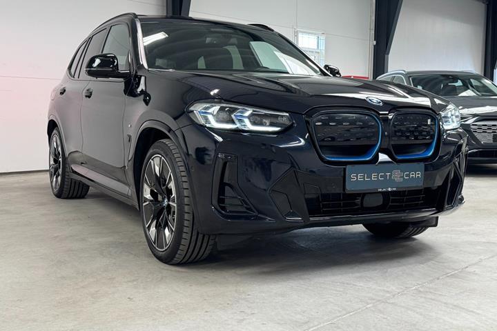 Sort BMW iX3 fra 2023