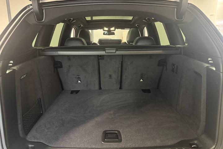 Sort BMW iX3 fra 2023