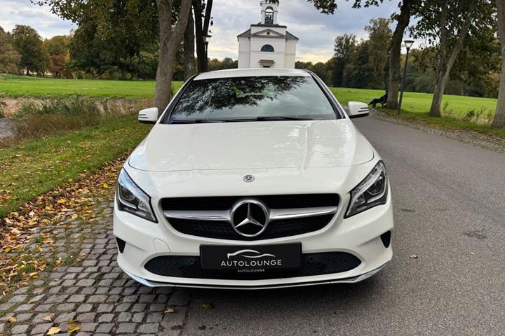 Hvid Mercedes CLA200 fra 2017