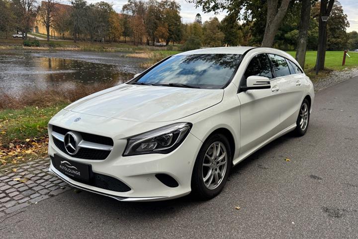 Hvid Mercedes CLA200 fra 2017