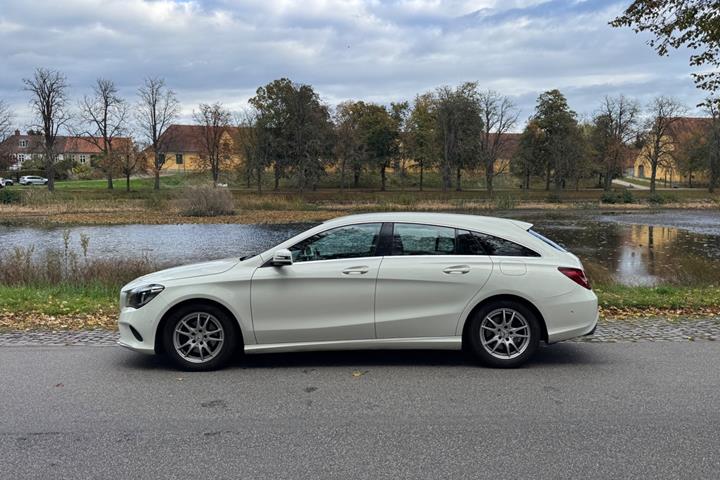 Hvid Mercedes CLA200 fra 2017