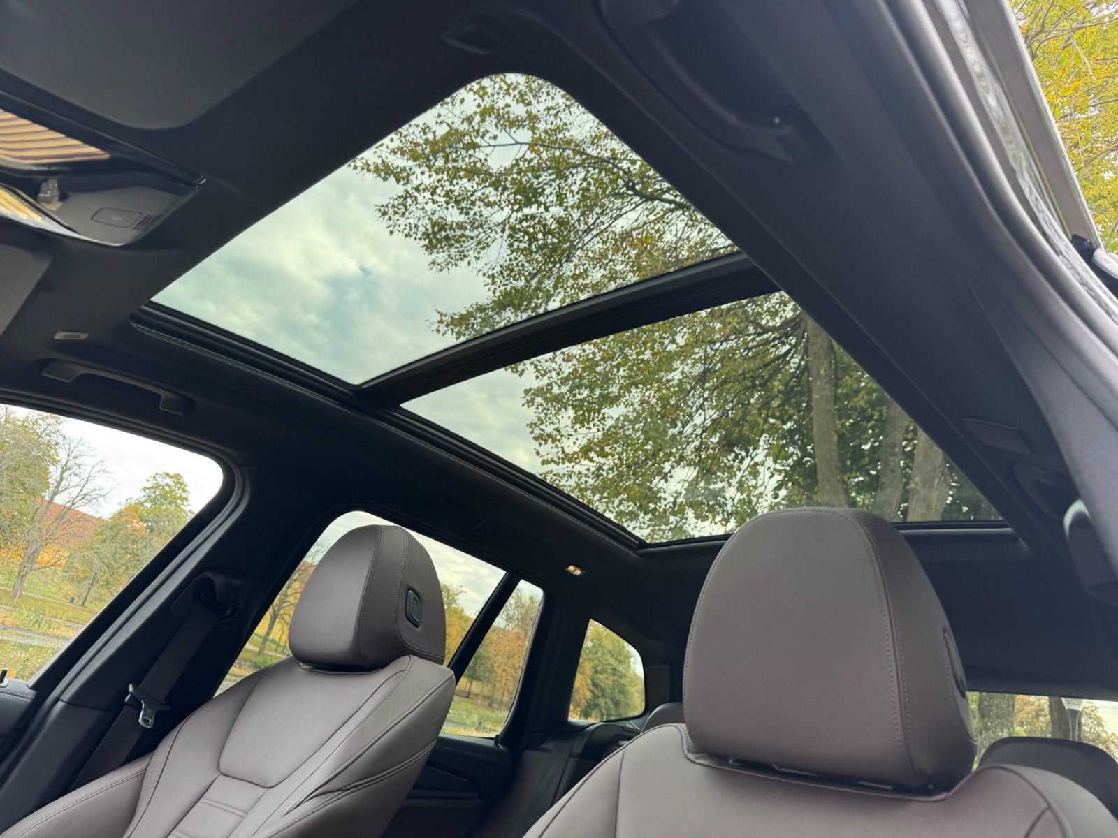 Blå BMW iX3 fra 2023