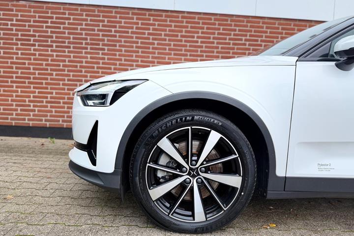 Hvid Polestar 2 fra 2021