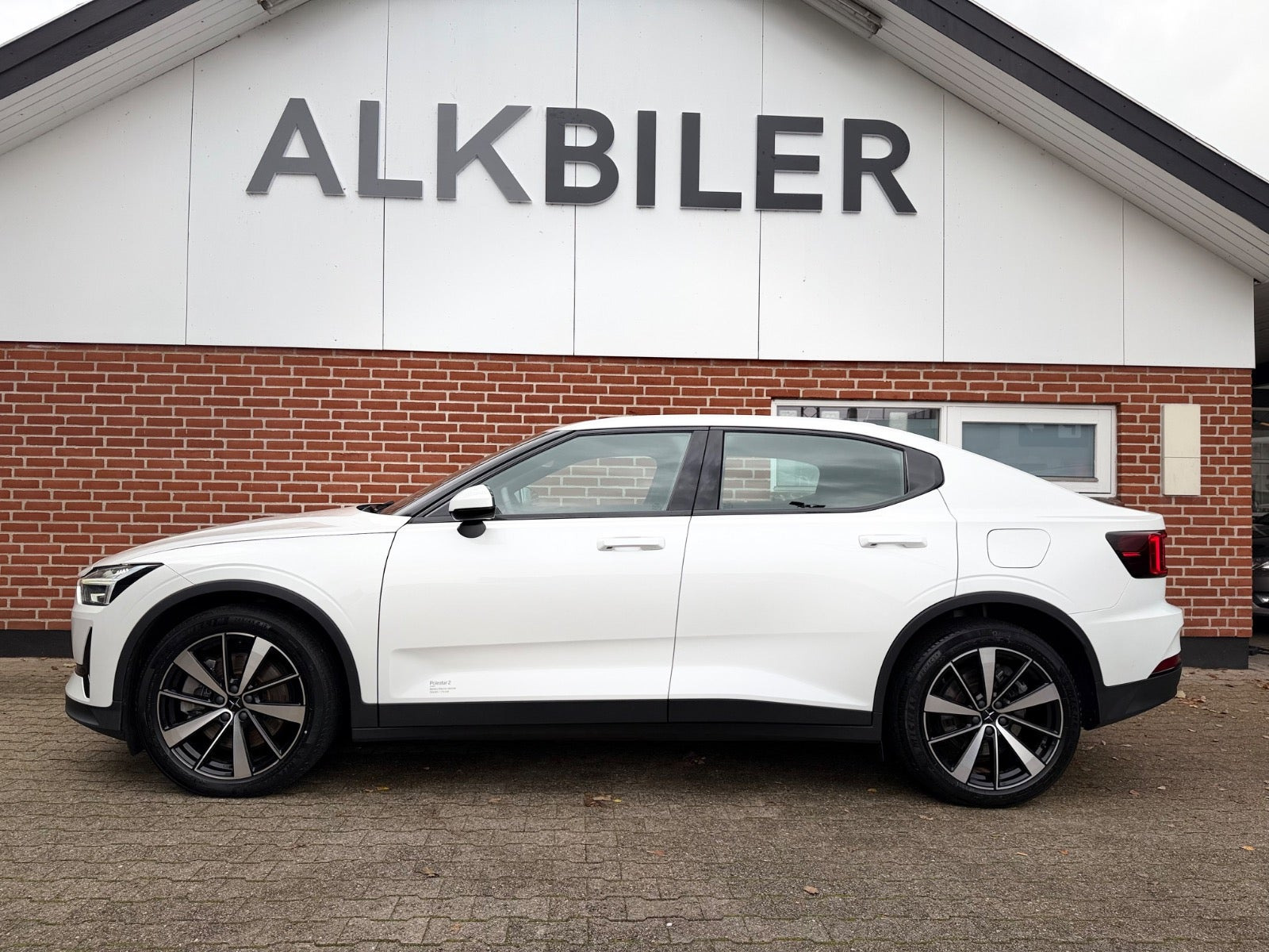 Hvid Polestar 2 fra 2021