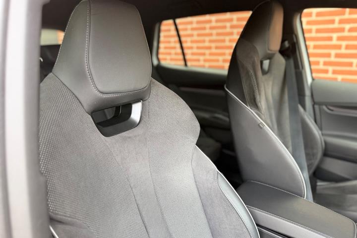 Hvid Skoda Enyaq fra 2022