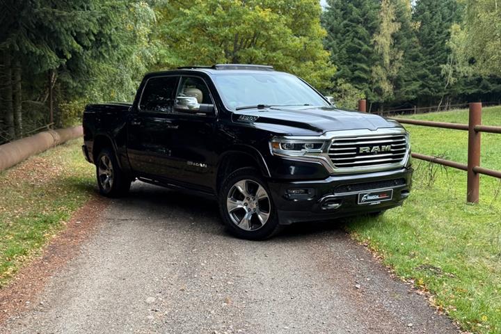 Sort Dodge RAM 1500 fra 2021