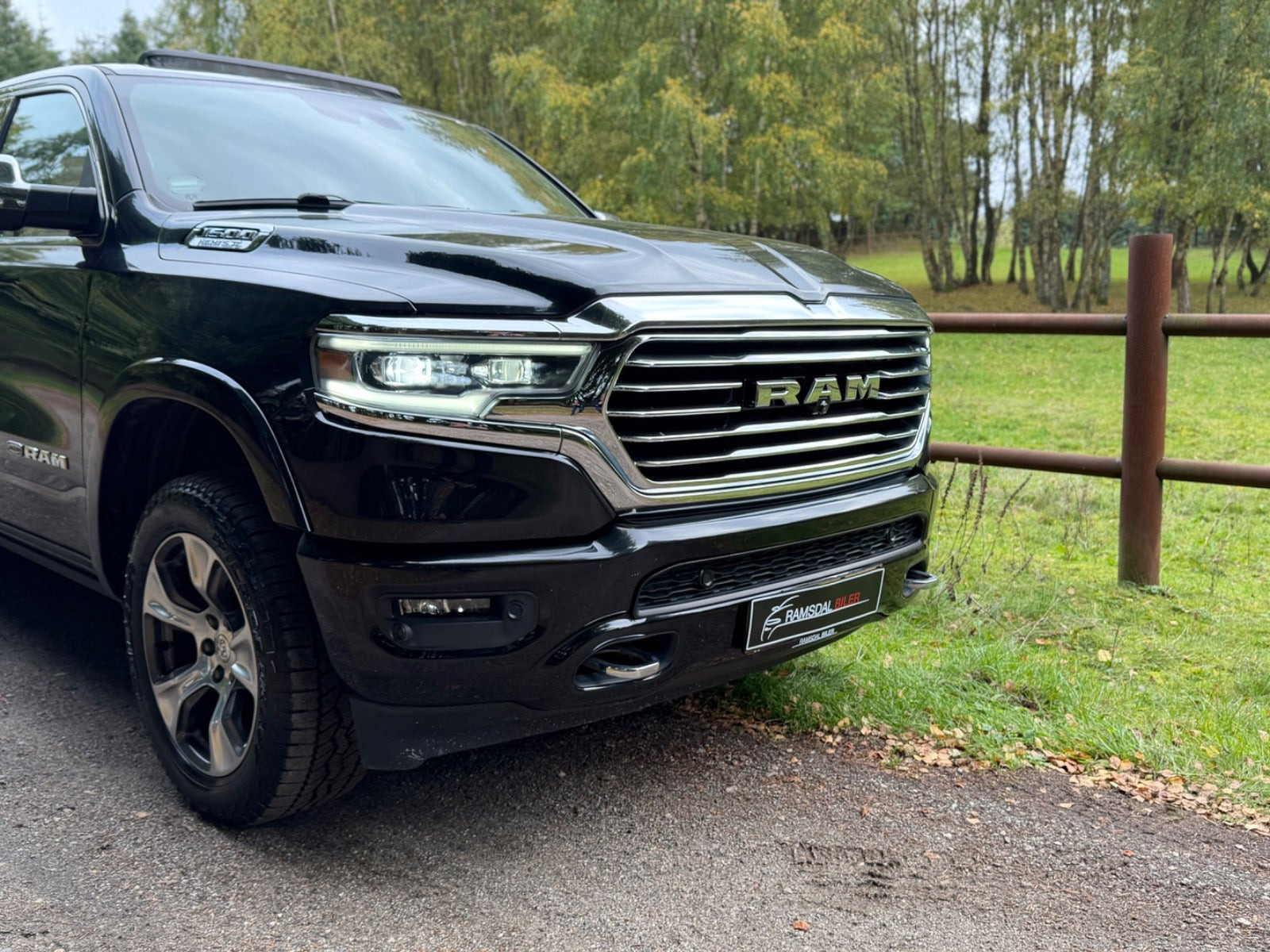 Sort Dodge RAM 1500 fra 2021