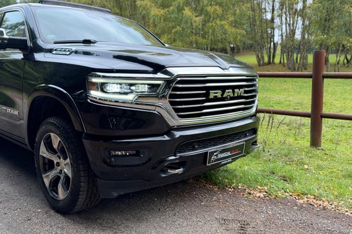 Sort Dodge RAM 1500 fra 2021